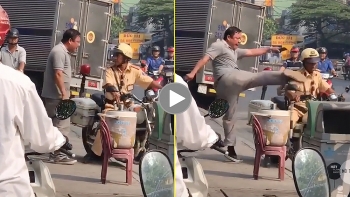 xac minh clip nguoi dan ong tat gio chan dap csgt