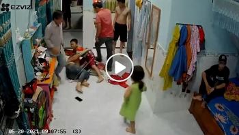 phan no 2 nguoi dan ong hanh hung nguoi phu nu