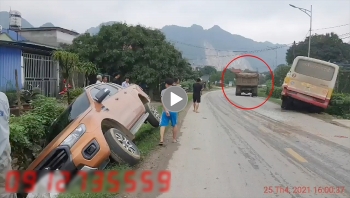 xe ben vuot au khien xe buyt va ban tai lao xuong muong