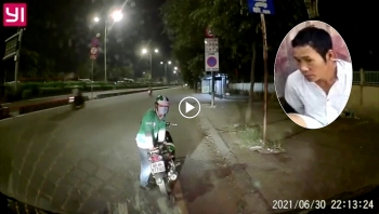 tom gon nguoi dan ong mac ao grab lay trom vi cua tai xe o to