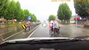 o to phong nhanh qua duong ngap suyt gay hoa cho nguoi khac