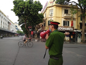 xu phat 14 trieu dong doi voi 7 nguoi dan di ra khoi nha khong can thiet