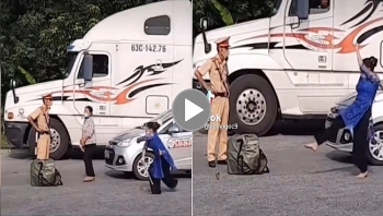 ngan ngam nguoi phu nu mua vo doi thong chot kiem dich