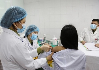 khong thu bat ky chi phi nao lien quan tiem vaccine covid 19