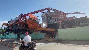 la lam xe cong trinh xay dung nghieng 1 ben treo lo lung tren khong trung