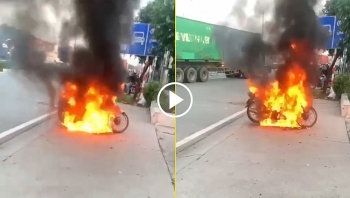 cham lua dot xe ngay khi bi luc luong chuc nang dung xe de kiem tra giay to