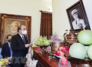 chu tich nuoc dang huong tuong niem ngay sinh dai tuong vo nguyen giap