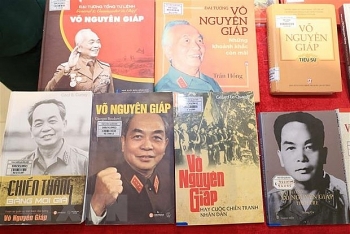 trung bay trien lam ky niem ngay sinh dai tuong vo nguyen giap