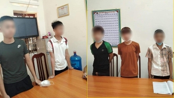 nhom tre trau tu tap nhau nhet livestream diem danh roi thach cong an