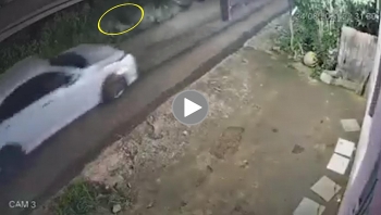 giai quyet mau thuan bang cach lai o to tong 4 nguoi di bo