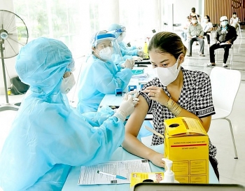 tinh den sang 109 ca nuoc co hon 1120 ca covid 19 nang dang tho may va ecmo