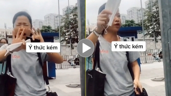 ngan ngam nguoi phu nu khong deo khau trang con tuyen bo covid la cai gi