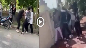 Nhóm học sinh nữ tụ tập đánh nhau, bạn bè cổ vũ reo hò phản cảm