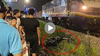 nam thanh nien nguy kich sau khi co bang qua duong ray luc tau hoa di toi