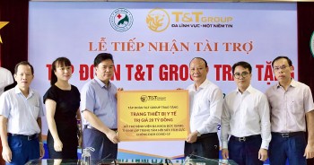 tt group tai tro 20 ty dong giup benh vien duc giang lap trung tam icu chong dich covid 19