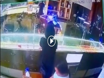 nam thanh nien vo hoi mua day chuyen roi cuop tai tiem vang o hoc mon