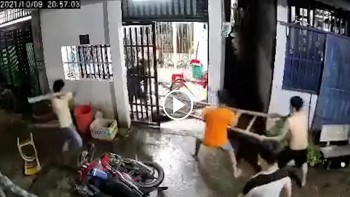 xong vao nha dung hung khi tan cong 2 vo chong