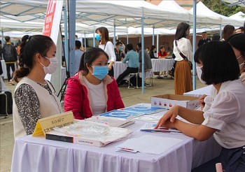 giai phap de khac phuc tinh trang thieu hut lao dong