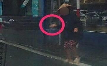 Người phụ nữ 'bí ẩn' thường xuyên ném đá vào ô tô trên đường Hà Nội