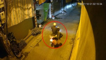 thanh nien di sh trom cay canh luc nua dem