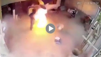 thung phuy phat no kinh hoang nguoi dan ong thoat chet kho tin