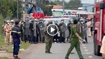 hien truong vu cong an vay bat ke cuop xe tai co thu trong nha dan