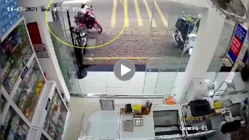 ten trom den dui bi bat tai tran sau khi vua be khoa xe