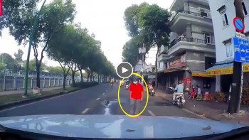 nang luong tich cuc nguoi dan ong cam on khi duoc tai xe nhuong duong de nhat do