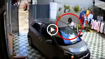hoang mang voi canh nu tai xe lien tiep nham chan ga 2 lan trong san
