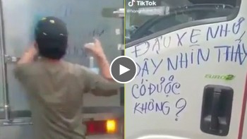 bi xe tai do ngang cua chu nha dung but nhac nhe tai xe