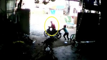 ten cuop dien thoai vut lai xe may va dong ho chay thoat than