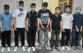 khoi to 15 doi tuong tu tap hat karaoke su dung ma tuy trai phep