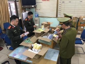 thu giu ho n 10000 linh phu kie n thuo c la die n tu kho ng ho a do n chu ng tu