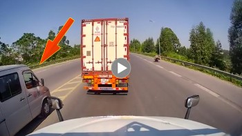 xe khach 16 cho vuot au bi container ep khong cho nhap lan