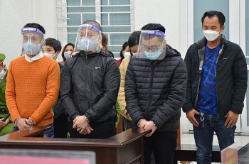 nhom doi tuong giet nguoi chi vi va cham giao thong linh an truoc toa