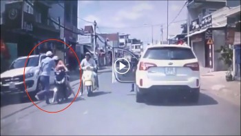 ong bo hung ho tren xe xuong danh nguoi phu nu vi dam trung con minh