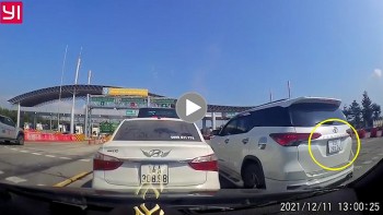 tai xe khon loi thich nhoi len khong chiu xep hang