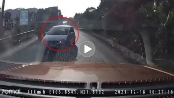 xe hop vuot au tat dau xe khac suyt gay tai nan o lang son