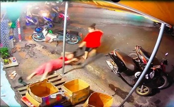 nhom giang ho danh dap da man 1 phu nu ban trai cay