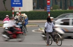 tu 112020 dung xe dap dot ngot chuyen huong khong bao hieu truoc se bi phat tien