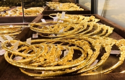 gia vang hom nay 71 cang thang my iran dua gia vang cao ky luc