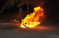 vua chiet xang vua hut thuoc la 3 nguoi trong gia dinh tu vong do bong nang