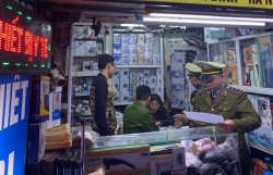 pho thu tuong vu duc dam rut giay phep ngay lap tuc cua hang tang gia ban khau trang