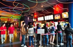 hai phong yeu cau dung hoat dong cua cac rap chieu phim quan karaoke vu truong tranh virus corona