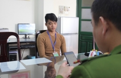 nam thanh nien khai thu gom 600kg khau trang thiet bi y te da qua su dung de lay nhua ban