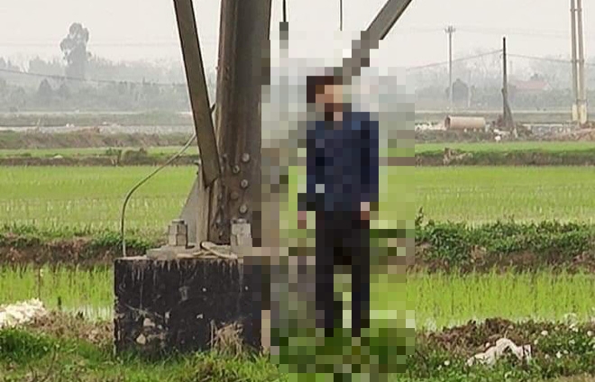 nguoi dan ong tu vong trong tu the treo co duoi cot dien cao the