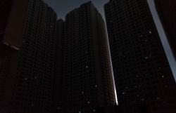 bau troi ha noi bong chuyen toi den mua nhu trut nuoc