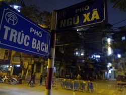 ha noi hop khan trong dem lien quan den dich covid 19 pho truc bach bi phong toa