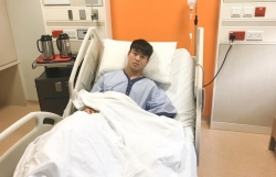 duy manh hoan thanh ca phau thuat chan thuong day chang dau goi o singapore