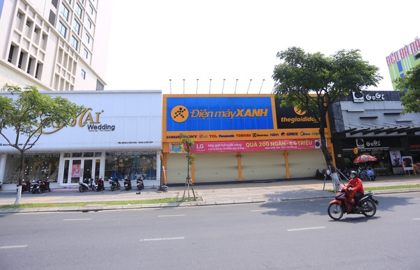 nu nhan vien sieu thi dien may xanh nhiem covid 19 sau 20 phut tiep xuc du khach anh